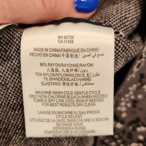 Black and gray BCBG snakeskin print midi skirt size XS, new without tags! - Picture 5 of 9